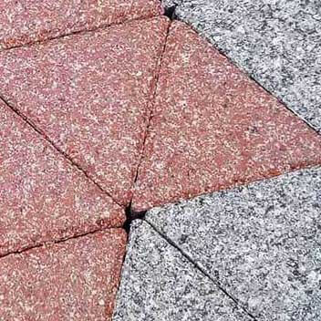 床のタイルは本物の花崗岩を採集と切削する以外にも、ADD STONEストーンテクスチャコーティングをスプレーした複合床材をつくることができる