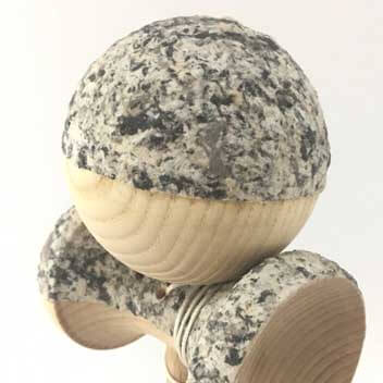 劍玉不只是木雕玩具，也可以是石雕藝術品，用ADD STONE亞仿石漆就可以簡單辦到